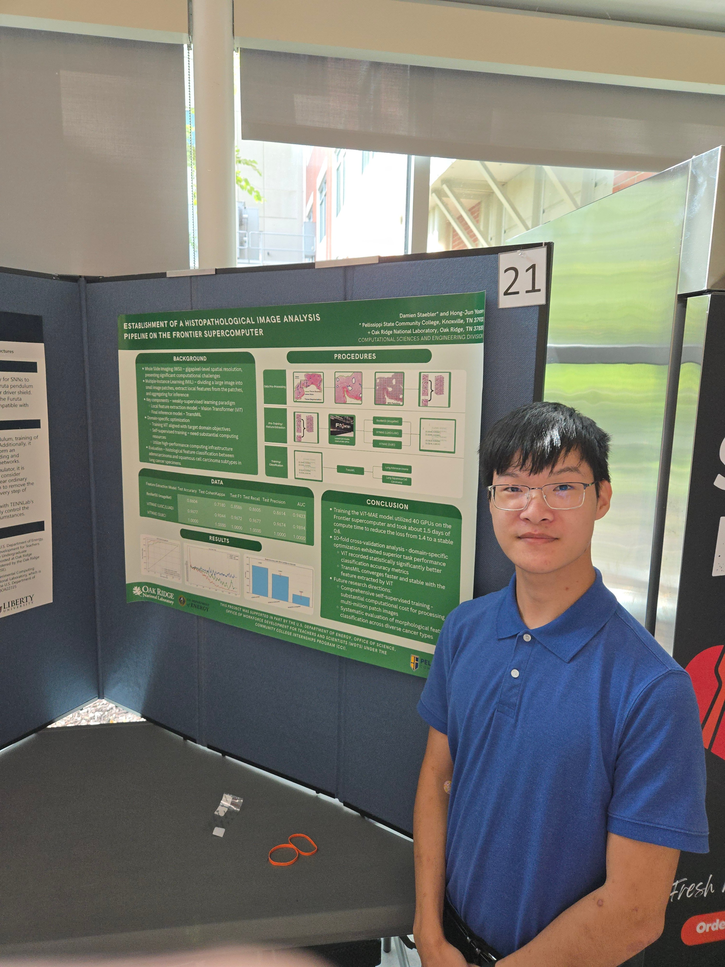 Damien Staebler presenting the ORNL internship research at Oak Ridge National Laboratory